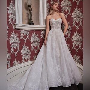 A line lace wedding gown